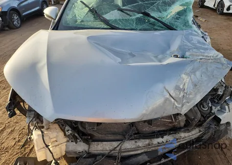 2018 Toyota Highlander Hybrid z USA, uszkodzony, nr VIN 5TDBGRFH2JS042318